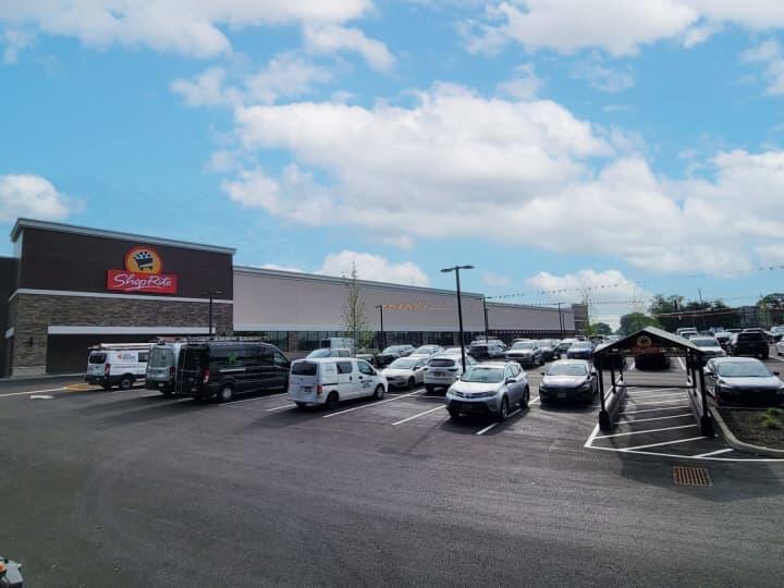 Restaurants, Stores Joining New ShopRite in Fair Lawn