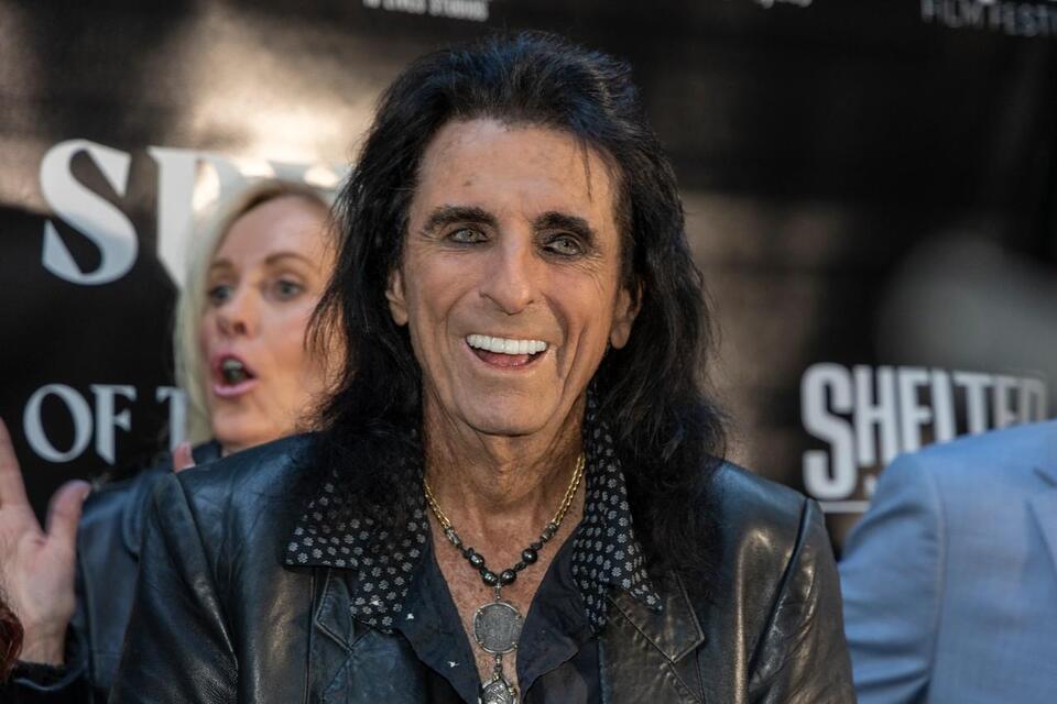 Alice Cooper will celebrate launch of new book at event in Livonia ...