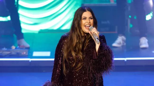 Lady A's Hillary Scott Shares Wedding Photos With Sweet Anniversary ...