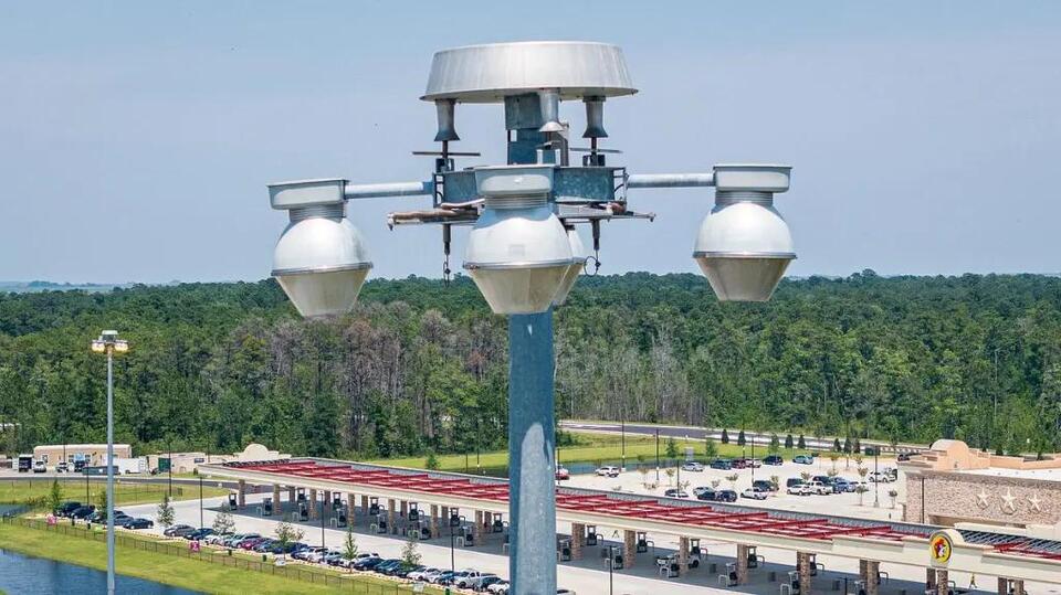 Glynn slow to shut off brighter turtle-confusing lights near Buc-ee’s ...