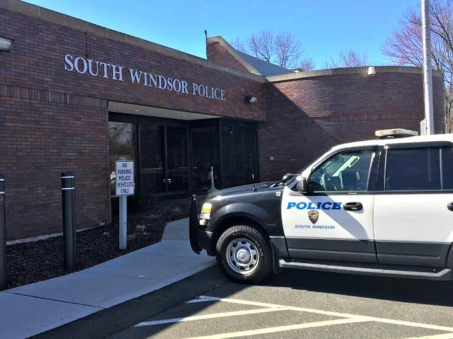 Police stop vehicle traveling wrong way on Route 5 in South Windsor