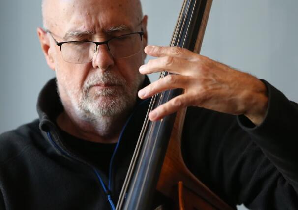 Jazz Bassist Puts Up His Duke