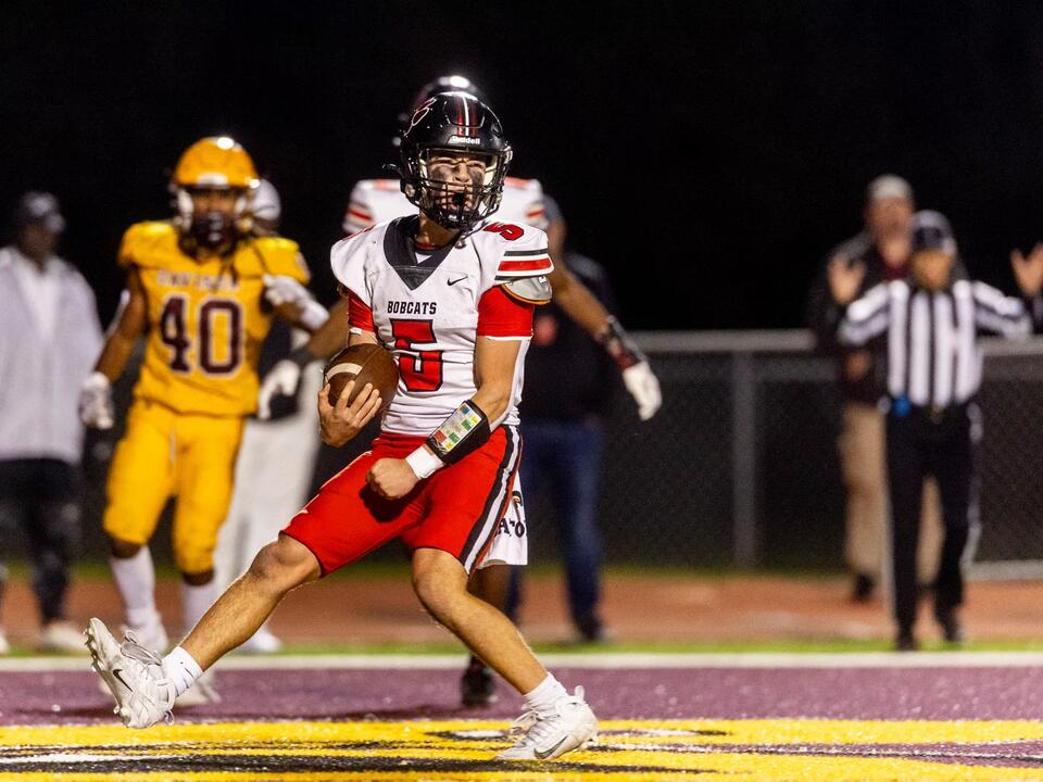 Flintarea football highlights Week 8 Flushing holds off Lake Fenton