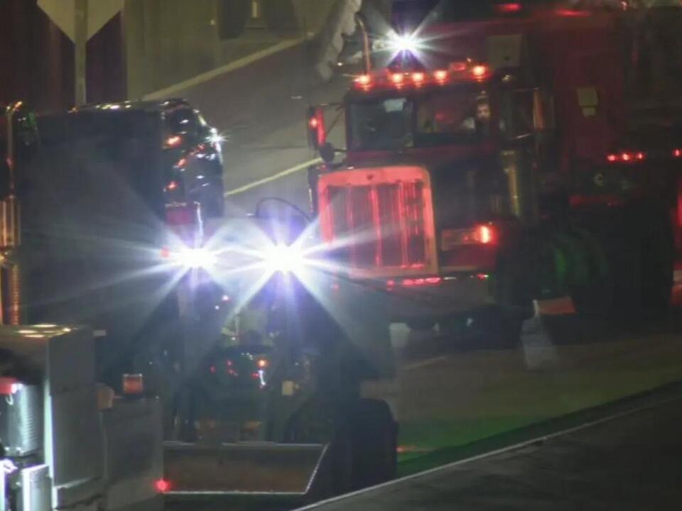 RIDOT resurfacing Washington Bridge after reconfiguring lanes