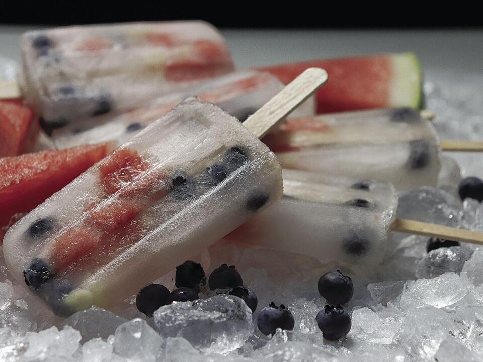 DIVAS ON A DIME Homemade ice pops beat summer heat