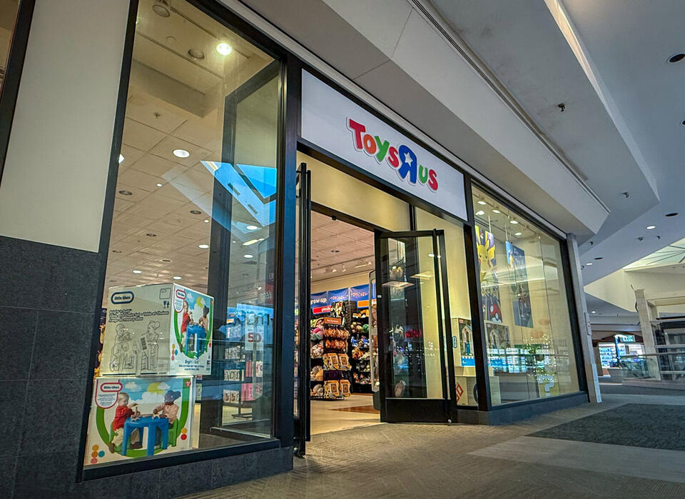 Toys R Us opens new CherryVale Mall store as part of nationwide ...
