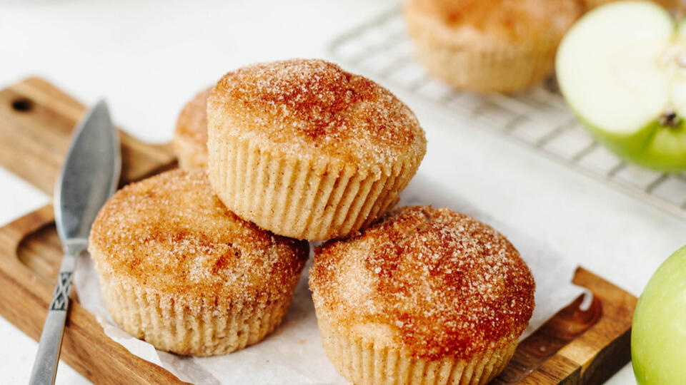 Snickerdoodle Apple Muffins: A Perfect Fall Treat with Cinnamon Sugar ...