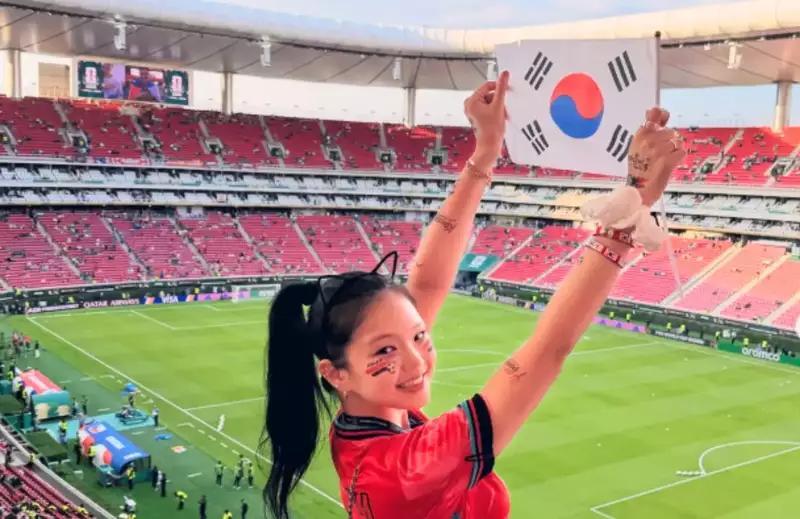 Youtuber Ino Cat Went Viral After Recording A Racist Gesture At The 