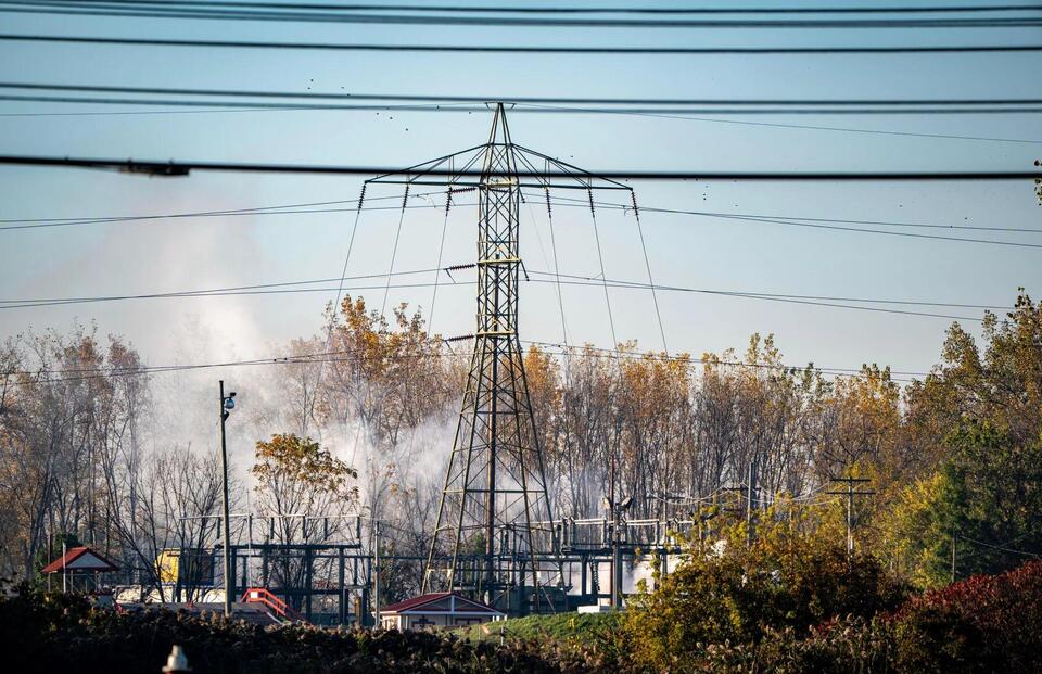 Chemical tank explosion in Ohio forces evacuations as city allows plume ...