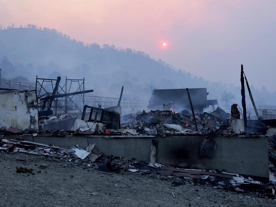Bridge Fire destroys 54 structures, thousands more still threatened