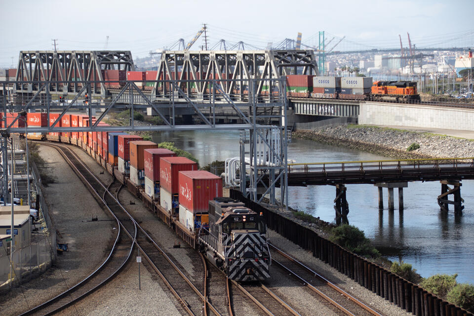 LA, Long Beach ports extend contract of Pacific Harbor Line - NewsBreak