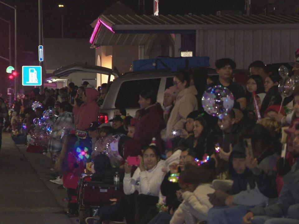 Arvin ushers in holiday season with annual Christmas parade and