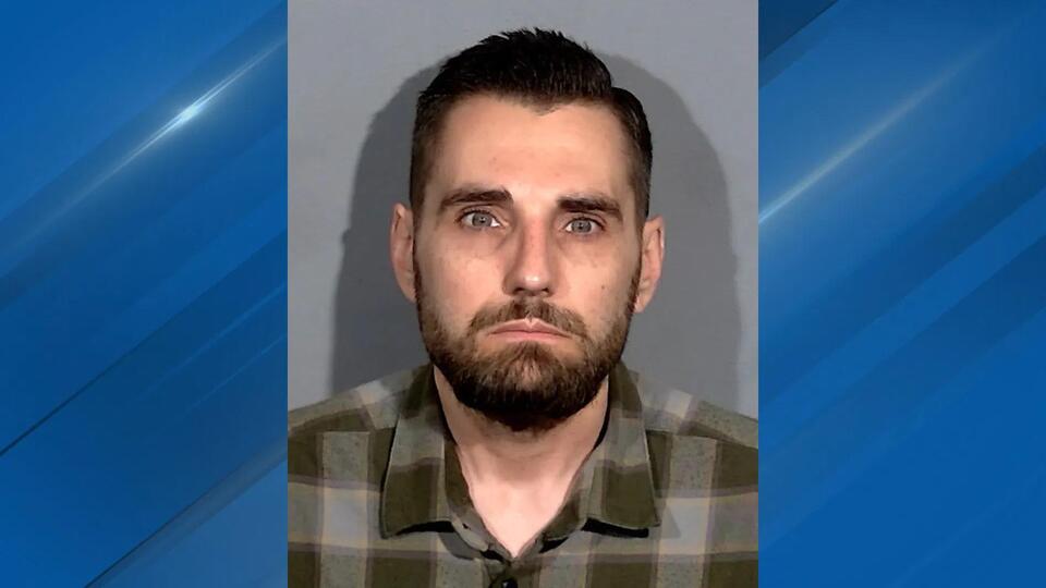 Substitute accused of sending inappropriate notes to student before his ...