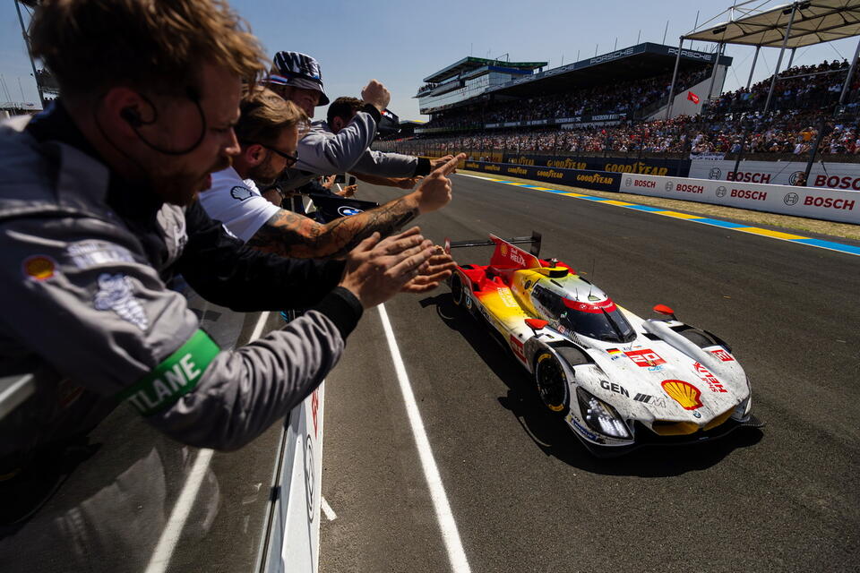 BMW Finishes Second at 24 Hours of Le Mans