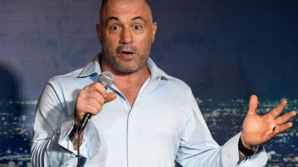 Joe Rogan Reveals New Injury After Hunting Issue - NewsBreak