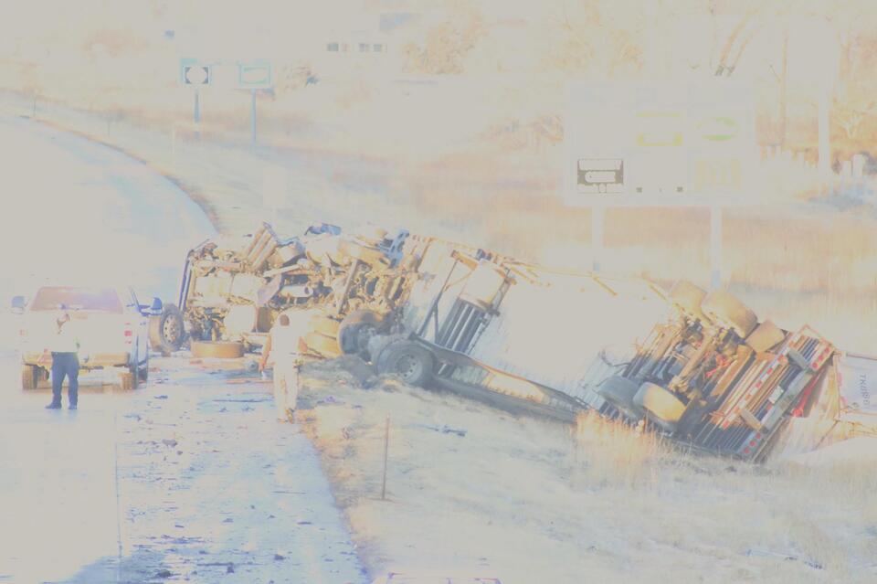 Semitralier and van involved in accident on I80 near Kearney