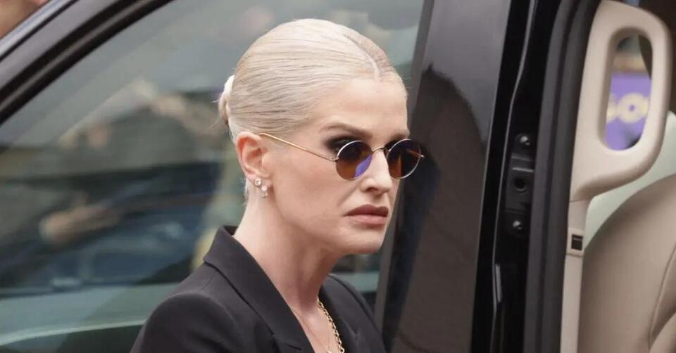 Kelly Osbourne Reveals She Slept in Mom Sharon’s Bed for 2 Months After ...