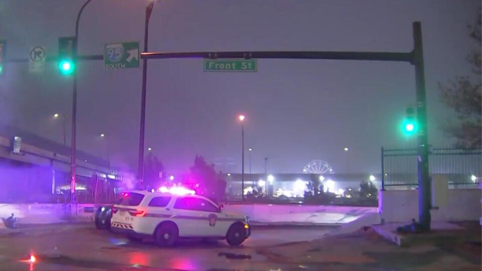 Pedestrian dies after being hit by three cars on I-95 in Philadelphia ...