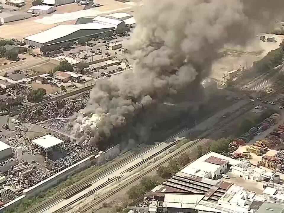 Large fire breaks out at scrap yard in Fort Worth, Texas