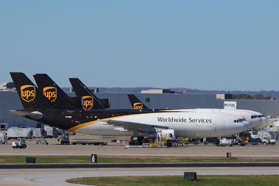 UPS plane aborts landing in Louisville after small plane crosses its ...