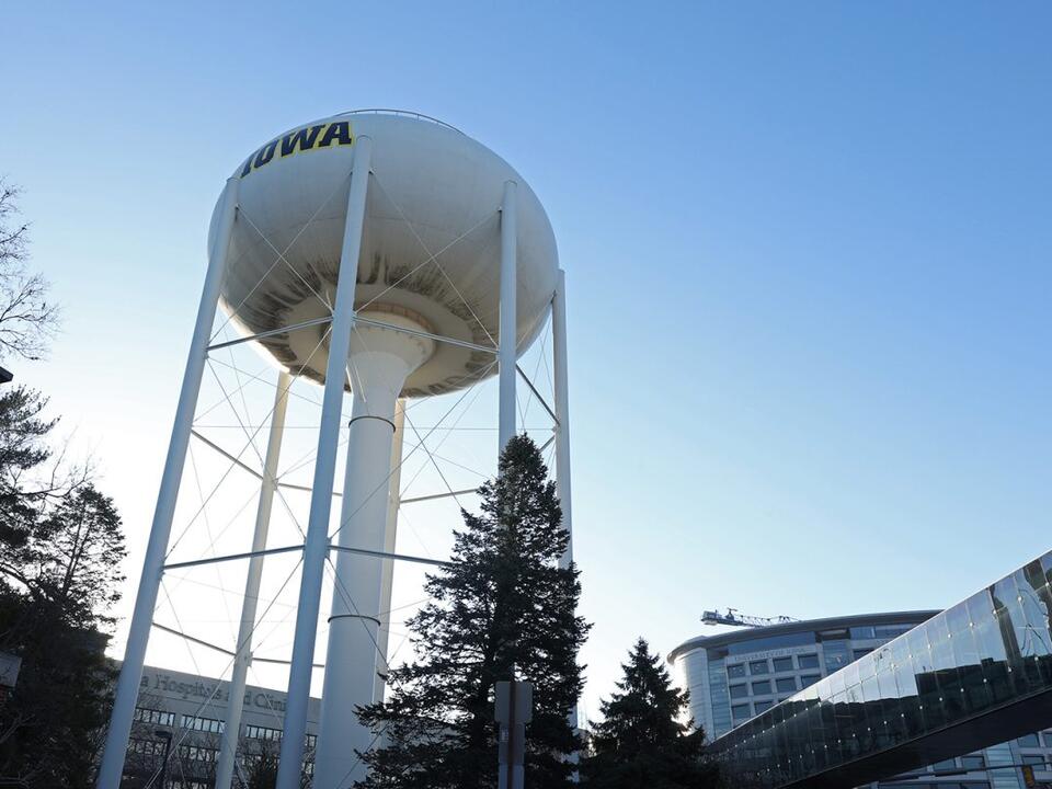 Iconic Hawkeye water tower near Kinnick to be torn down, relocated