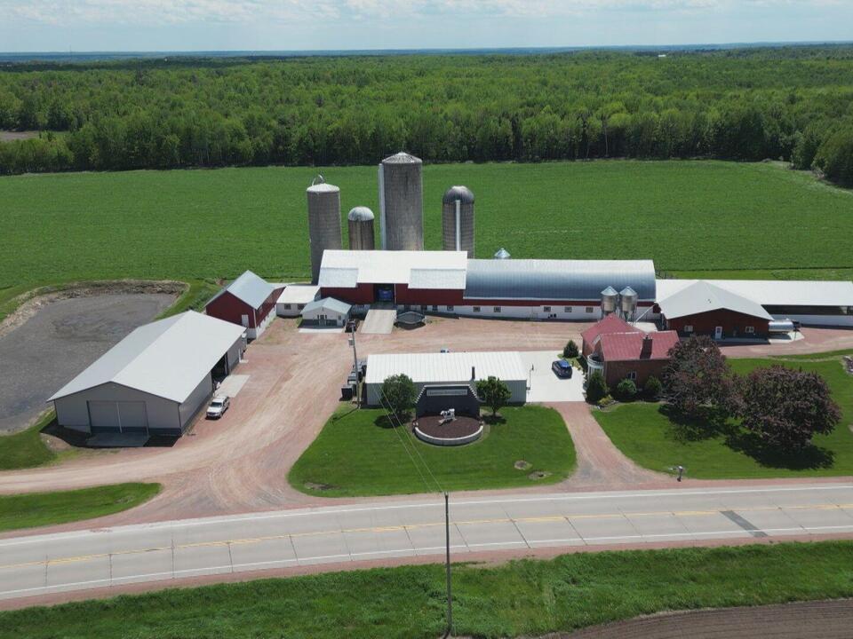 Wausau dairy farm embraces technology and TikTok