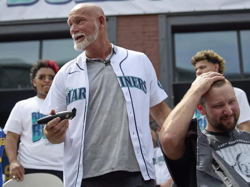Cal Raleigh gets a trim as Mariners celebrate 30th anniversary of ...