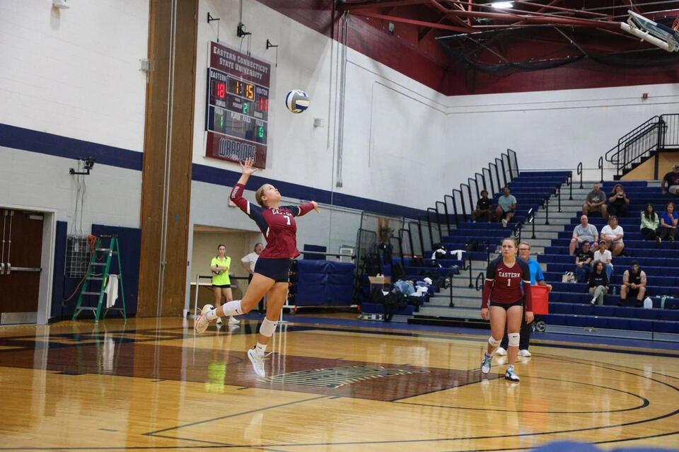 Eastern women’s volleyball rolls past St. Joseph in three sets