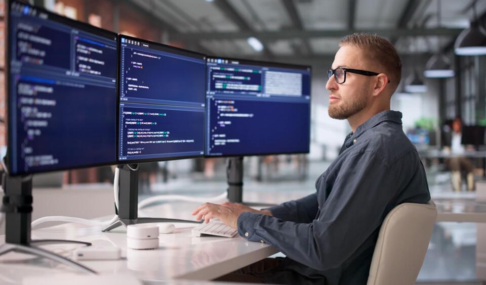 Fedora Linux 45 Beta Released with Python 3.15, GCC 16.2, and Major ...