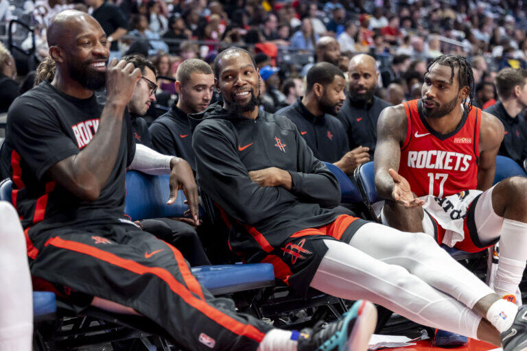 Kevin Durant greets OKC crowd with boos before season opener - NewsBreak