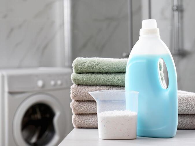 What's The Difference Between Liquid And Powder Detergent? An Expert