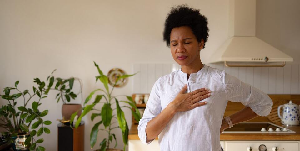 10 Surprising Signs of Acid Reflux, According to Experts - NewsBreak