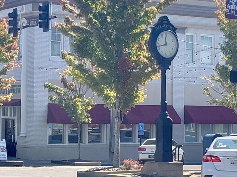 Starkville, Oxford earn spots among USA Today top 10 lists