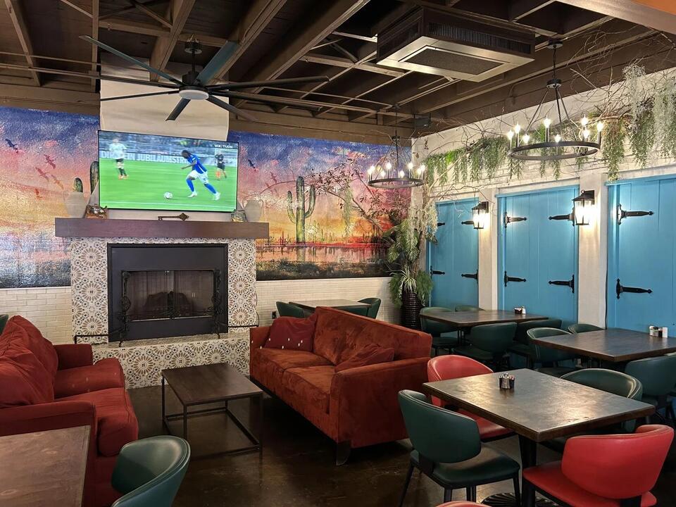 Agave has new owners. Here’s what they’re changing at the longtime ...
