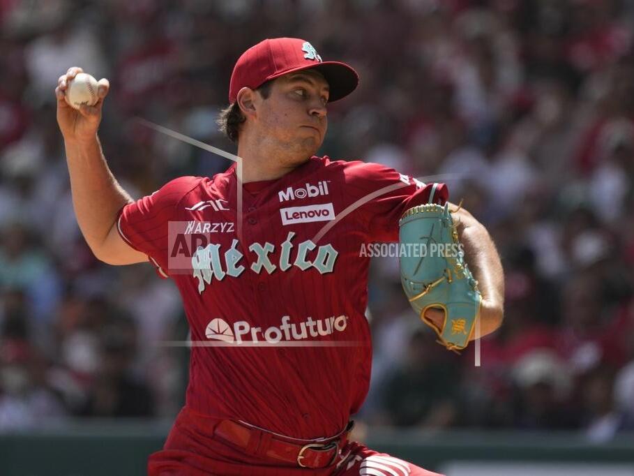 Trevor Bauer is honored as pitcher of the year in the Mexican Baseball