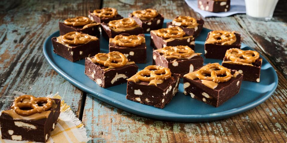 Ree Drummond's Chocolate Peanut Butter Fudge Only Needs 4 Ingredients ...