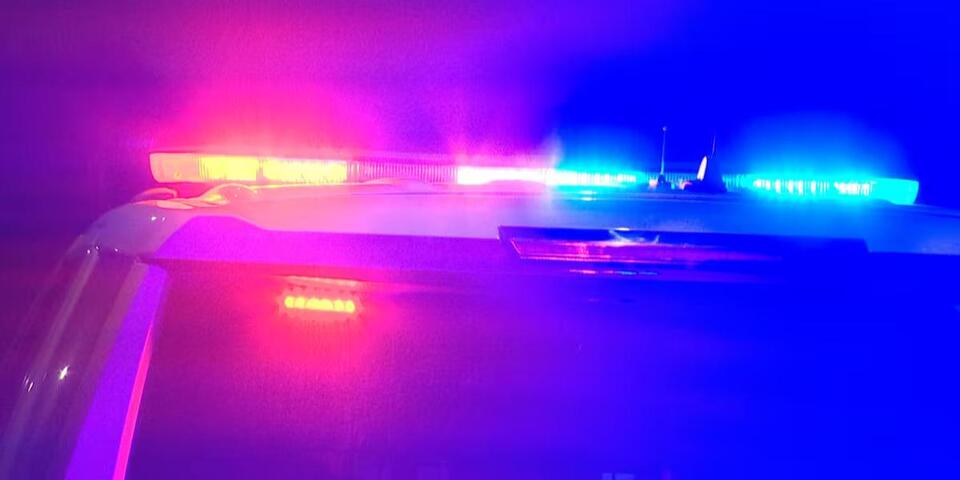 Man dies after multi-vehicle crash on Alcoa Highway, city officials say ...