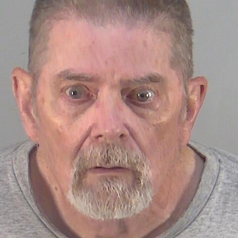 Leesburg man arrested after allegedly leaving dog in hot car at Publix