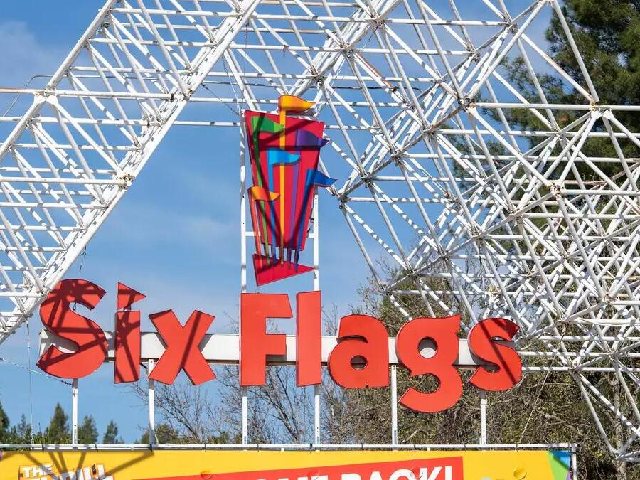 six-flags-close-to-merger-agreement