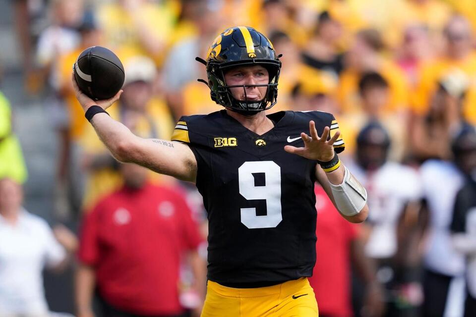 Mr. Soundoff Says:  QB competition good and bad for Iowa