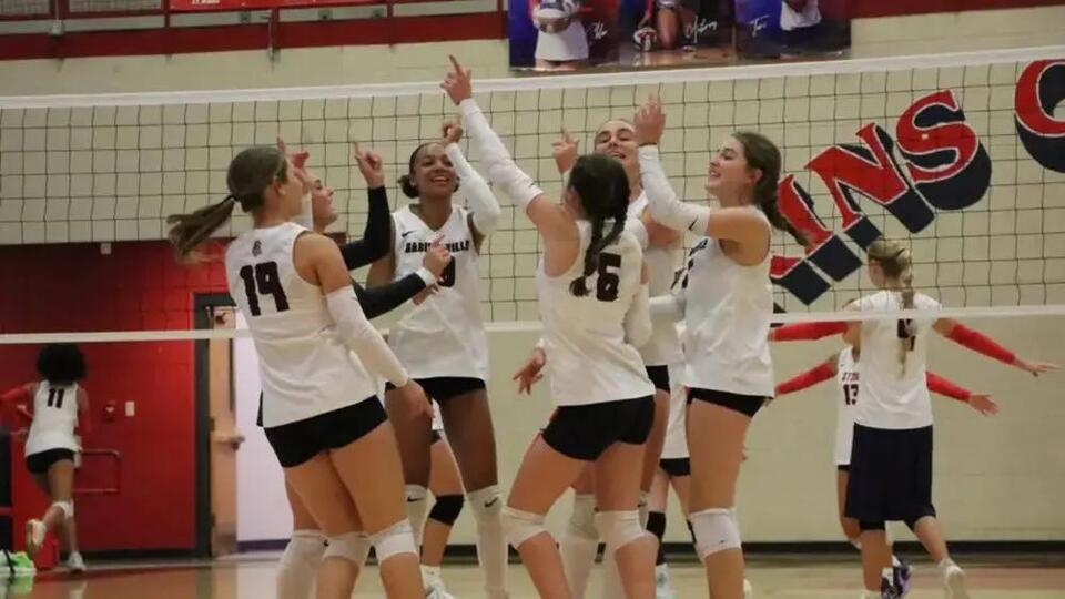 Lady Maroons Sweep Past Trigg 3-0