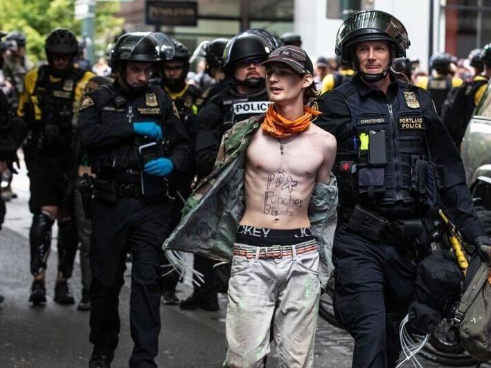 Readers Respond: Encounters with law enforcement 'inconsistent'