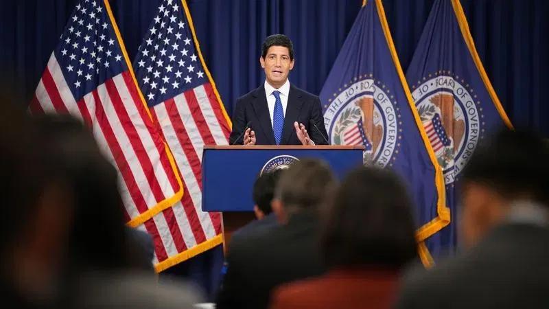 Fed grows more hawkish on inflation but sees room to wait on rate hikes ...