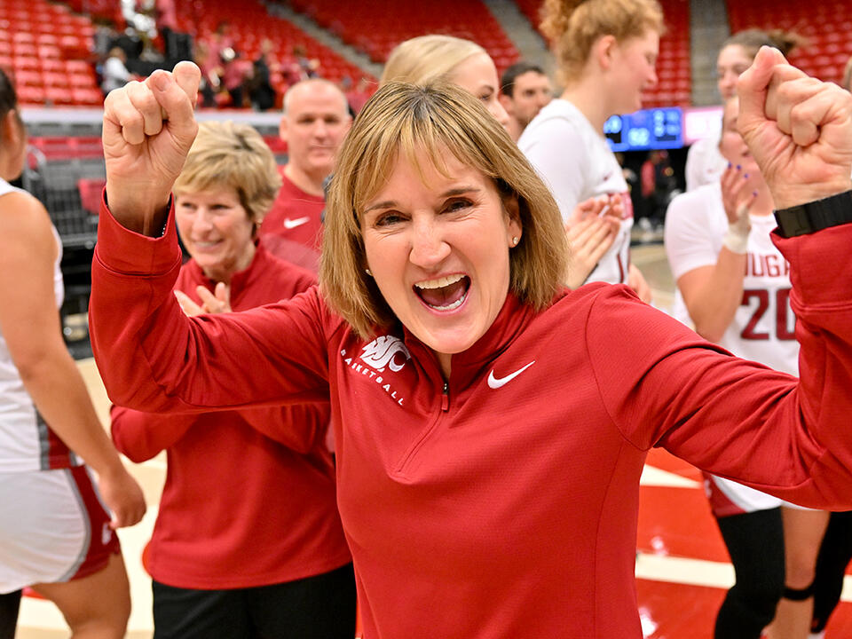 Kamie Ethridge named National Women’s Basketball Coach of the Year by