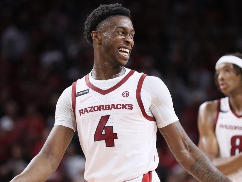 Devo Davis returns to Arkansas basketball team