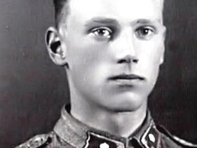 Why is there an SS member buried at Arlington National Cemetery?