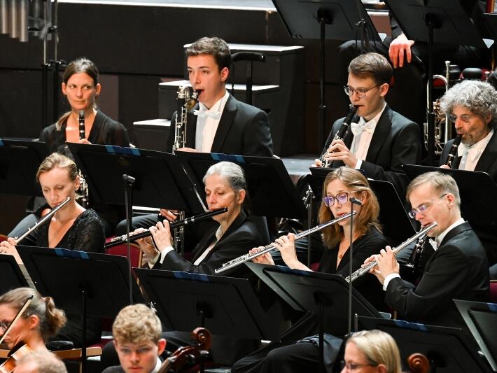 Review BBC PROMS PROM 62 RATTLE CONDUCTS MAHLER'S 6TH, Royal Albert Hall