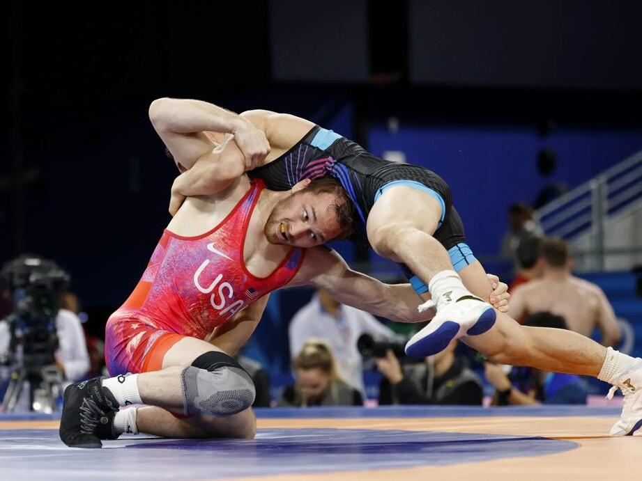 Franklin Regional alum Spencer Lee will wrestler for gold!