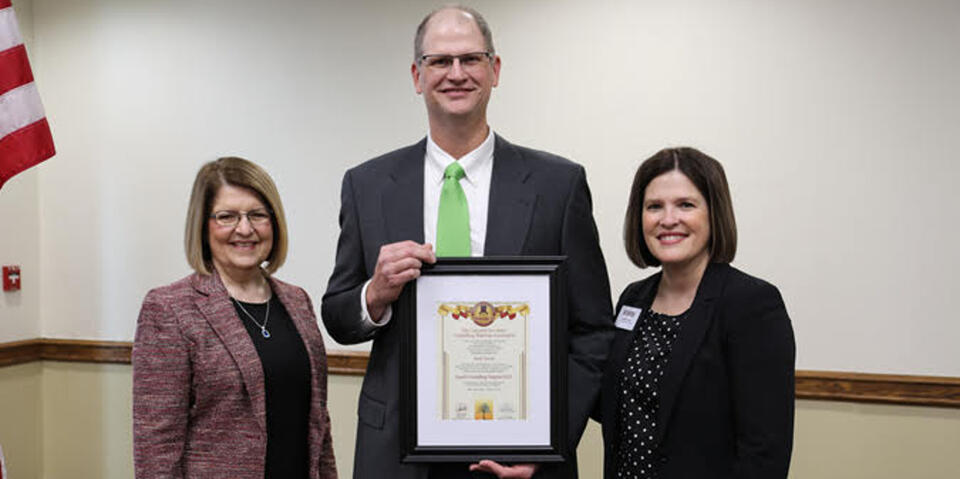 Concord Charlie predicts early spring – Rusty Sarver honored - NewsBreak