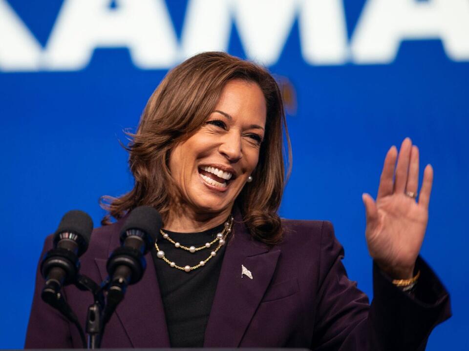 Unveiling the Complex Past of Kamala Harris’ Husband Doug Emhoff ...